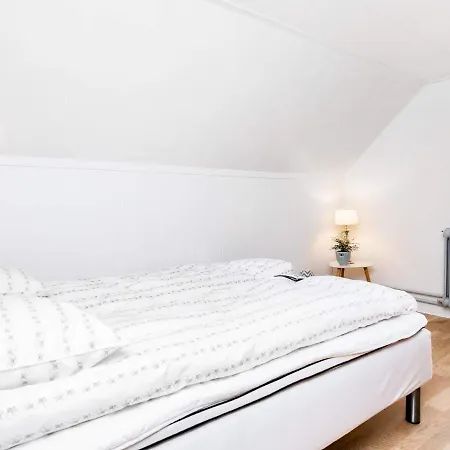 8 Person Holiday In
